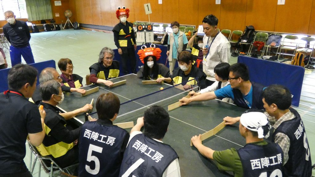白熱‼ 卓球バレー 全国から14組 南区で交流大会