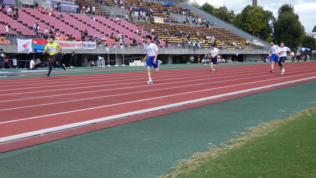 右京で障スポ 440人が陸上競技に汗