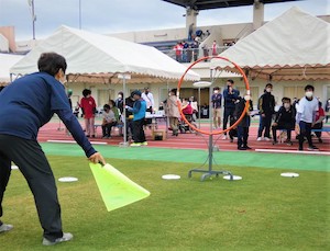 京丹波で障害者のスポーツ大会/フライングディスク 150人競う（2022/10/17）