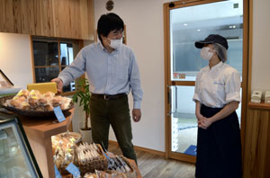 売れる菓子店へ 共に追求/障害者交流 魅せられて転職（20/08/10）