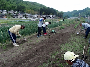 仕事は自己現実の営み/農業・縫製・清掃… 挑戦多彩に（2021/05/17）